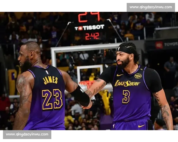 湖人热火第三战焦点对决詹眉合力冲击系列赛主动权走向之夜关键时刻